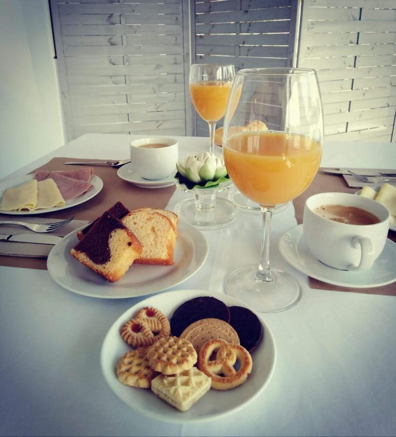 Hotel Mercedes Camargo Екстериор снимка